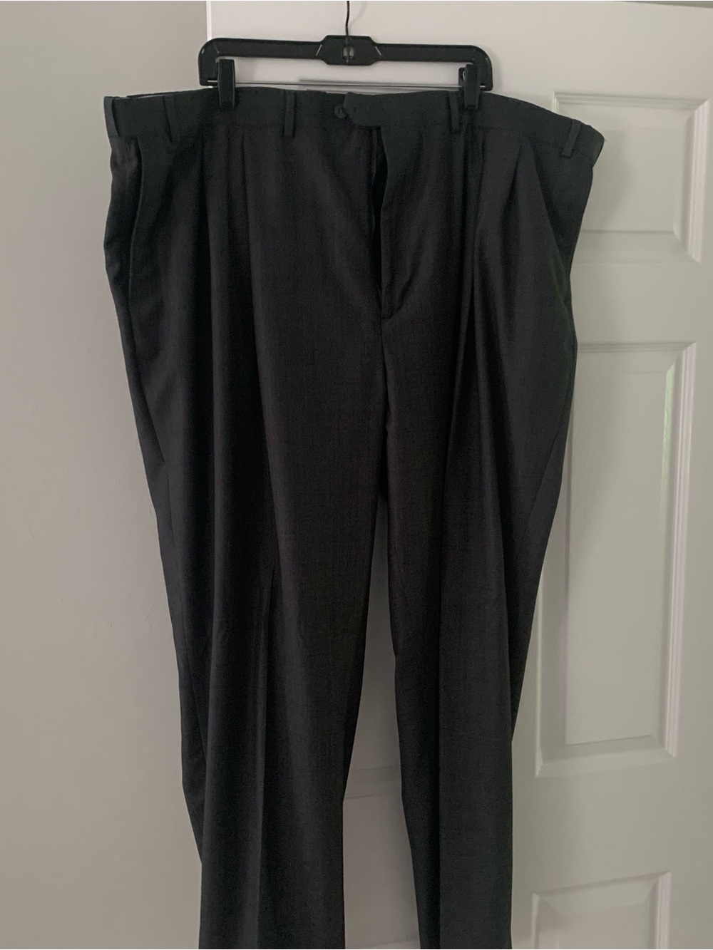Roundtree & Yorke Black Pleated Dress Pants